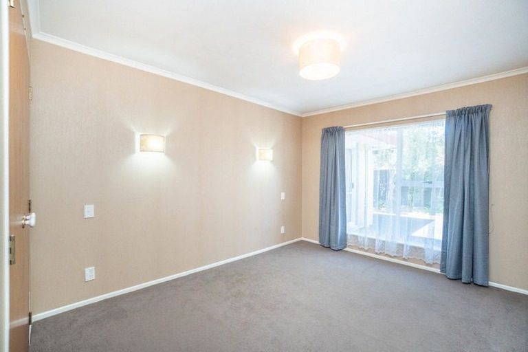 Photo of property in 120 John F Kennedy Drive, Milson, Palmerston North, 4414
