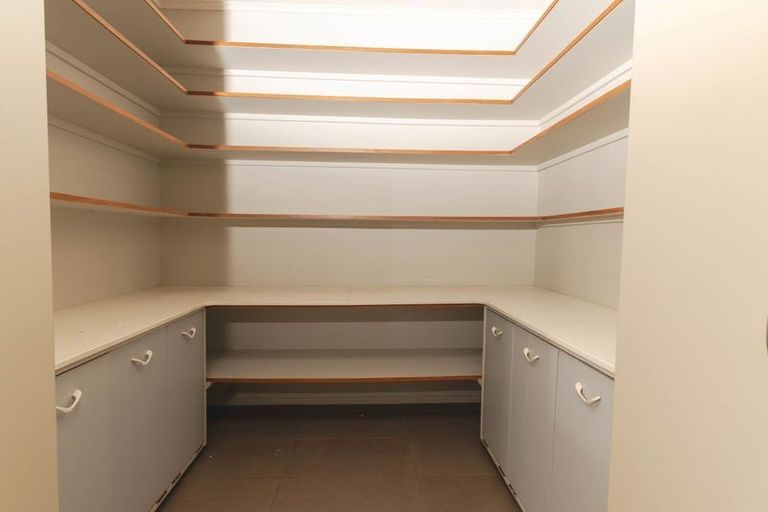 Photo of property in 8 Swanson Road, Henderson, Auckland, 0610