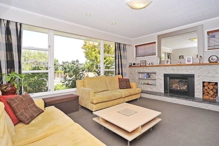 Photo of property in 10 Goodwyn Crescent, Hokowhitu, Palmerston North, 4410