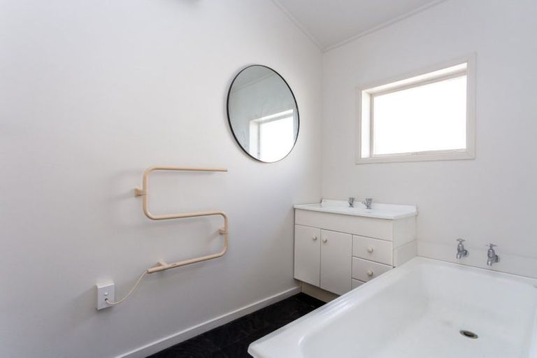 Photo of property in 101b Yaldhurst Road, Sockburn, Christchurch, 8042