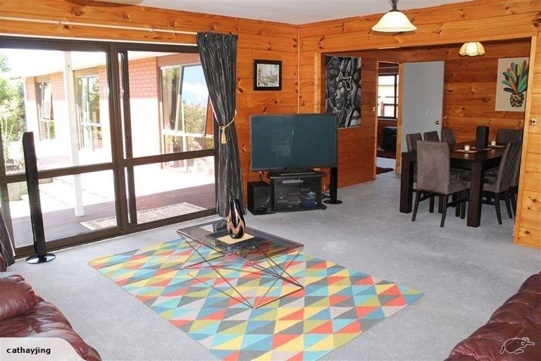 Photo of property in 64 Westgrove Avenue, Avonhead, Christchurch, 8042