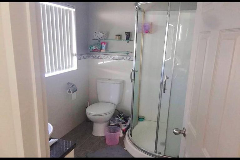 Photo of property in 21 Leafield Crescent, Henderson, Auckland, 0612