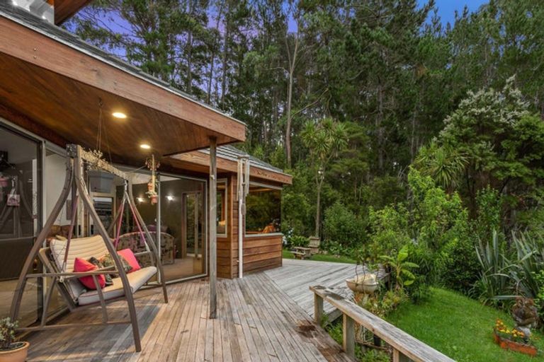 Photo of property in 70 Scott Road, Stanmore Bay, Whangaparaoa, 0932