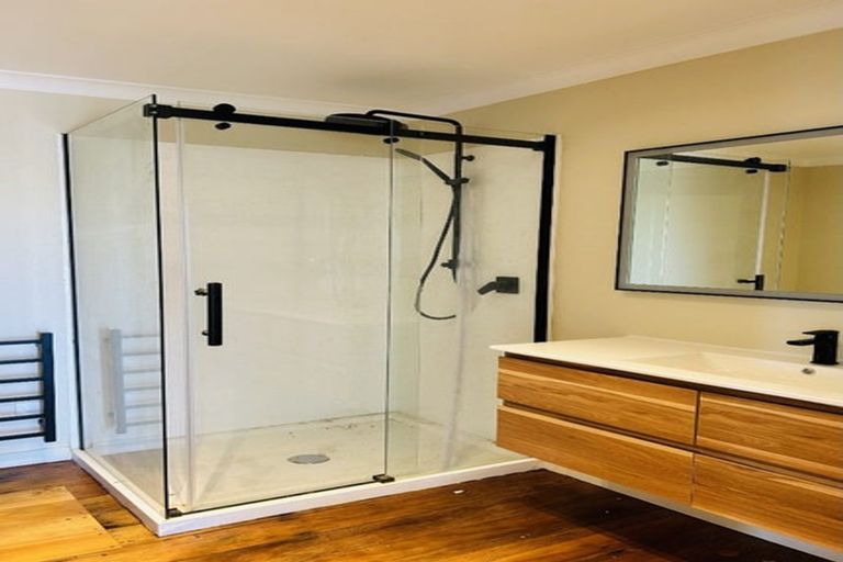 Photo of property in 184 Paparoa Station Road, Paparoa, 0571