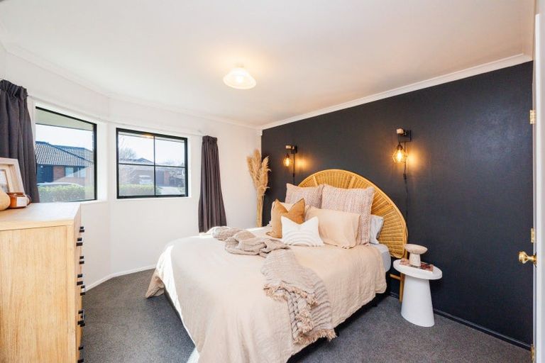 Photo of property in 2 Alpine Grove, Kelvin Grove, Palmerston North, 4414