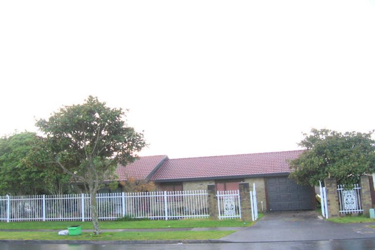 Photo of property in 27 Burswood Drive, Burswood, Auckland, 2013