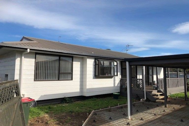 Photo of property in 2/15 Scott Road, Papakura, 2110
