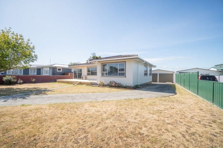 Photo of property in 26 Battersea Place, Roslyn, Palmerston North, 4414
