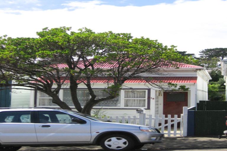 Photo of property in 215 Rintoul Street, Berhampore, Wellington, 6023