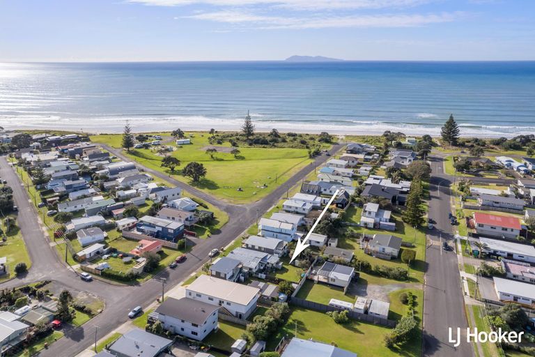 Photo of property in 25 Brighton Road, Waihi Beach, 3611