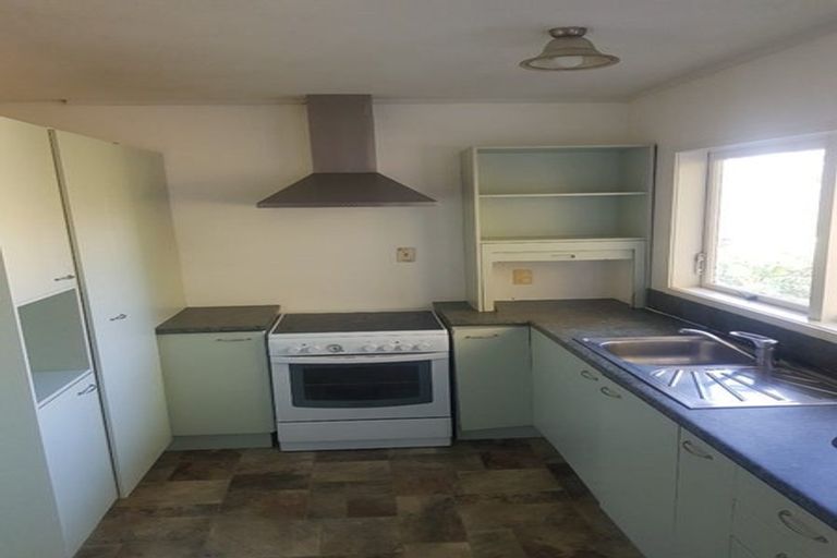 Photo of property in 2/31 Camelot Place, Glenfield, Auckland, 0629