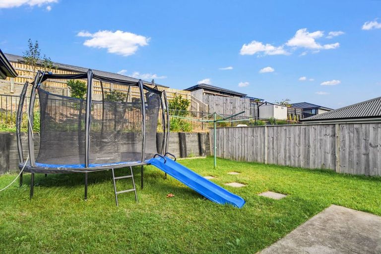 Photo of property in 14 Urumaraki Avenue, Helensville, 0800
