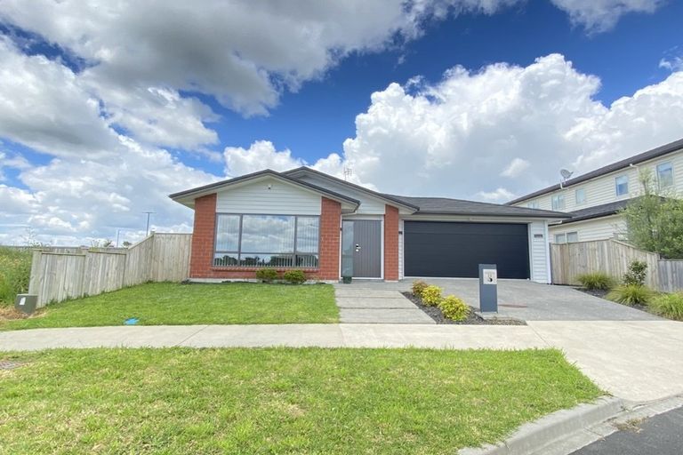 Photo of property in 22 Rauaruhe Road, Karaka, Papakura, 2113