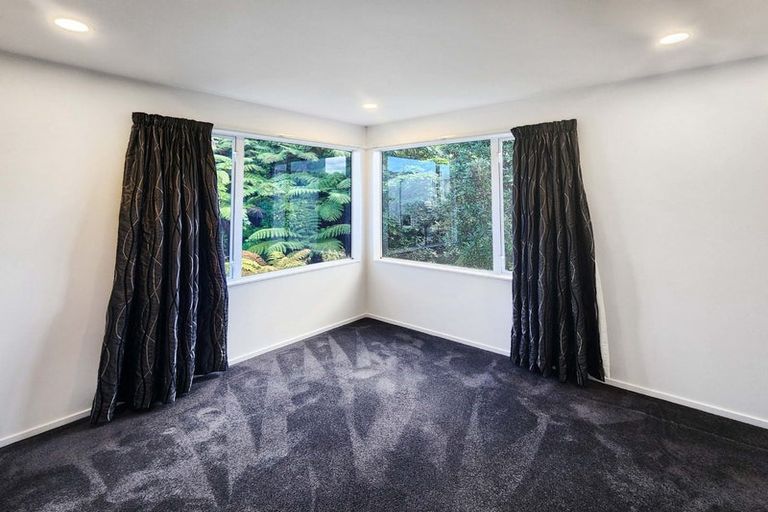 Photo of property in 75 Viewmont Drive, Harbour View, Lower Hutt, 5010