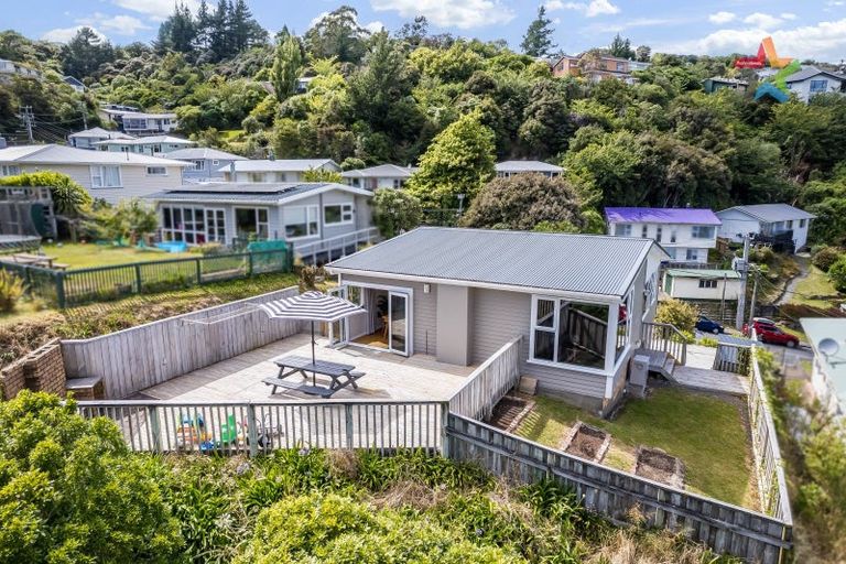 Photo of property in 11 Manor Drive, Stokes Valley, Lower Hutt, 5019
