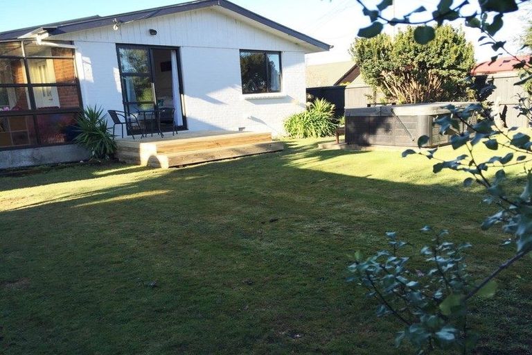 Photo of property in 2/1 Greers Road, Ilam, Christchurch, 8041