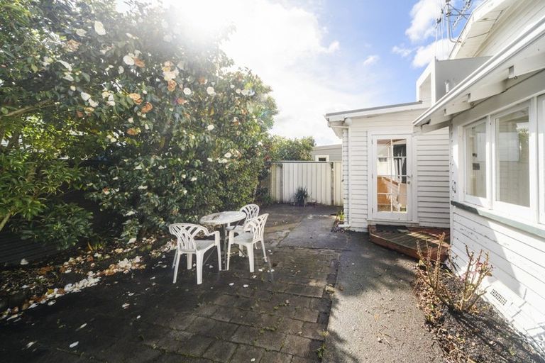Photo of property in 11 Beresford Street, Takaro, Palmerston North, 4410