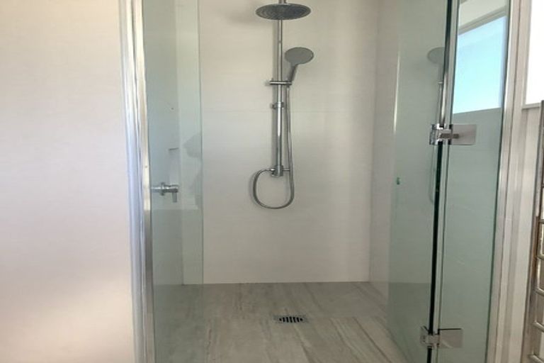 Photo of property in 22c Waipa Street, Birkenhead, Auckland, 0626