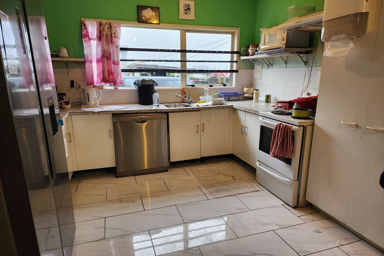 Photo of property in 31 Barneys Farm Road, Clendon Park, Auckland, 2103