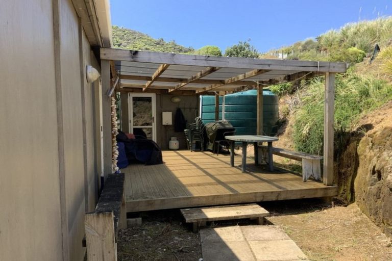 Photo of property in 173a Te Mahoe Road, Mokau, 4376