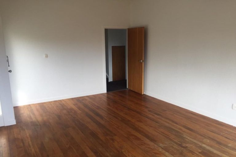 Photo of property in 55 Huntingdon Street, Northland, Wellington, 6012