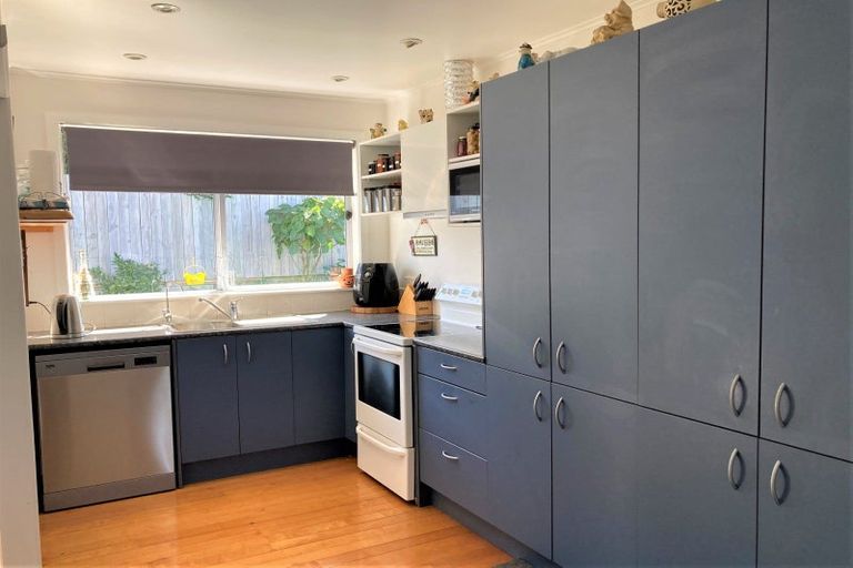 Photo of property in 17 Hutchins Street, Waitara, 4320