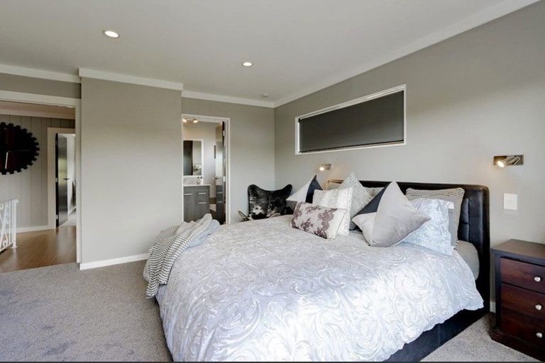 Photo of property in 2/46 James Evans Drive, Northcote, Auckland, 0627