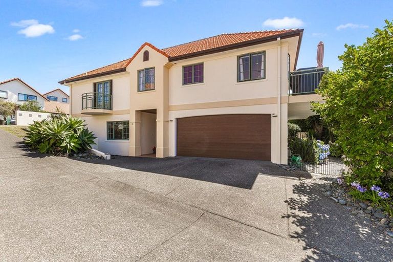 Photo of property in 30 Parkwood Crescent, Gulf Harbour, Whangaparaoa, 0930
