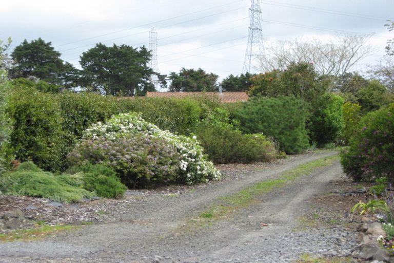 Photo of property in 61 Koraha Road, Kumeu, 0892