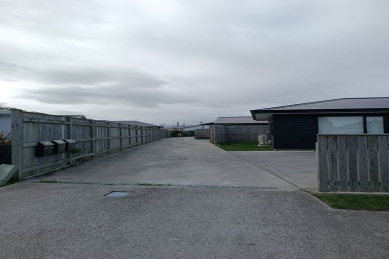 Photo of property in 22b Roberts Line, Kelvin Grove, Palmerston North, 4414