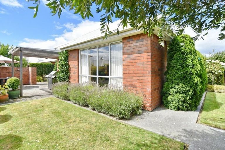 Photo of property in 158 Avonhead Road, Avonhead, Christchurch, 8042