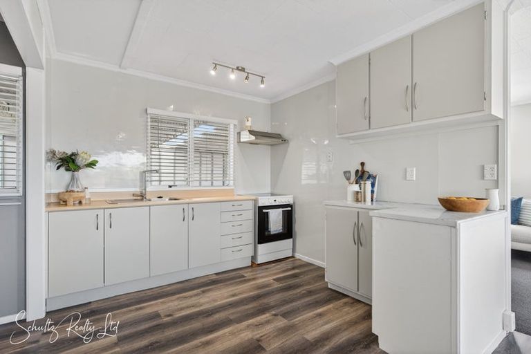 Photo of property in 27 Hurndall Street East, Maungaturoto, 0520