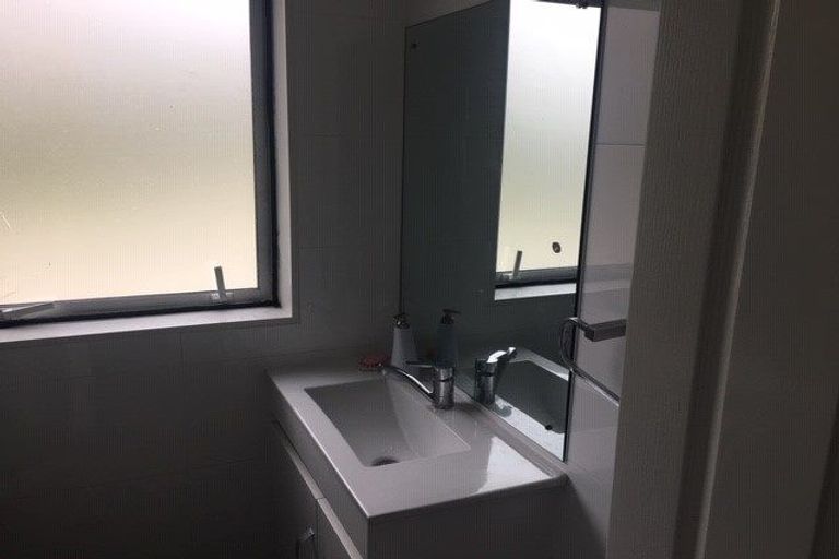 Photo of property in 6 Tacitus Place, Totara Vale, Auckland, 0629