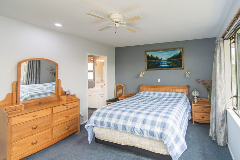 Photo of property in 16 Alpine Close, Marchwiel, Timaru, 7910