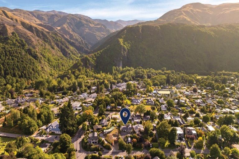 Photo of property in 3 Stafford Street, Arrowtown, 9302