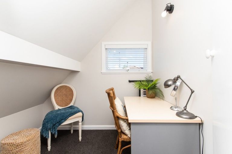 Photo of property in 6 Coleman Terrace, Hospital Hill, Napier, 4110