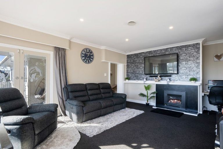 Photo of property in 31 Kawiu Road, Levin, 5510