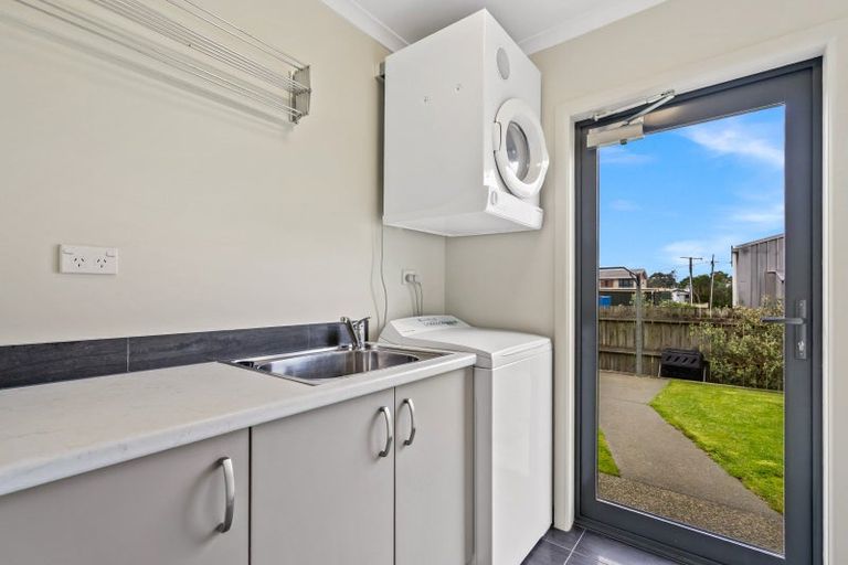 Photo of property in 16 Fred Carr Place, One Tree Point, 0118