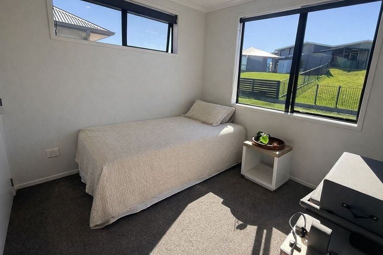 Photo of property in 2b Kauri Lane, Omokoroa, 3114