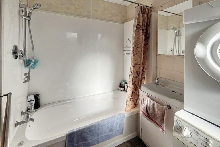 Photo of property in 3/295 Ruahine Street, Terrace End, Palmerston North, 4410