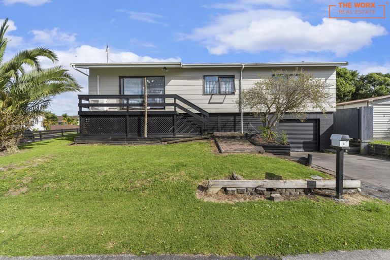Photo of property in 2/11 Bluewater Place, Wattle Downs, Auckland, 2103
