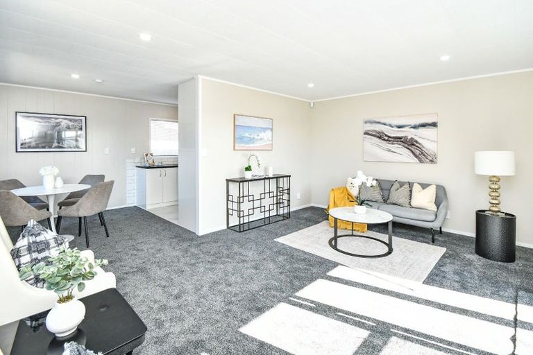 Photo of property in 1/11 Bundena Place, Clendon Park, Auckland, 2103