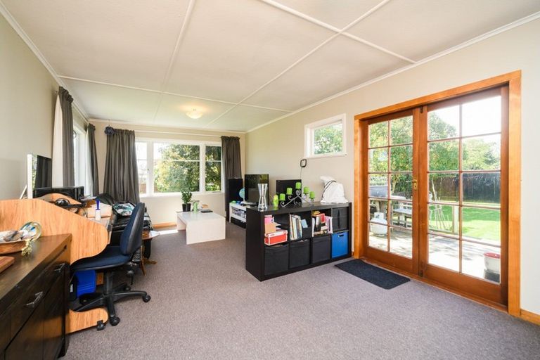 Photo of property in 2 Tern Place, Hokowhitu, Palmerston North, 4410