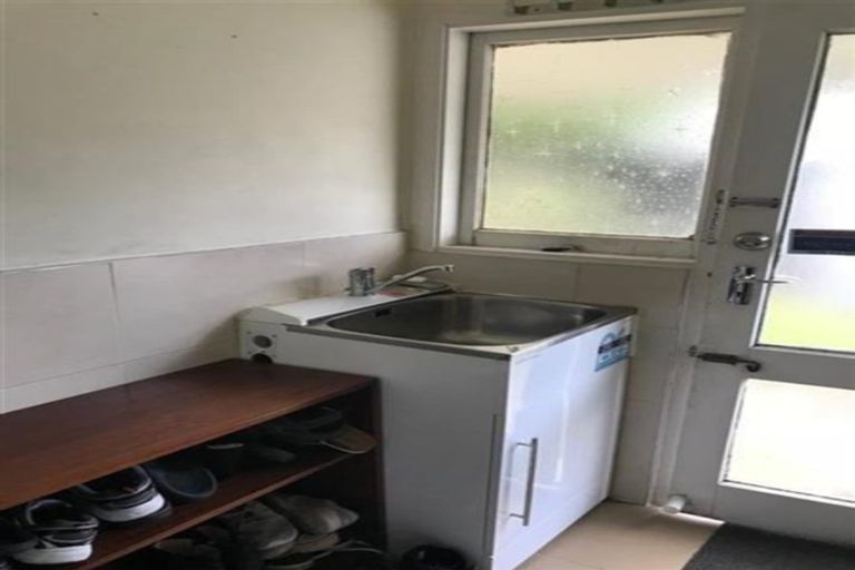 Photo of property in 25b Challen Close, Conifer Grove, Takanini, 2112