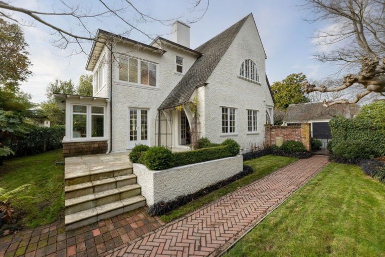 Photo of property in 43 Holmwood Road, Merivale, Christchurch, 8014