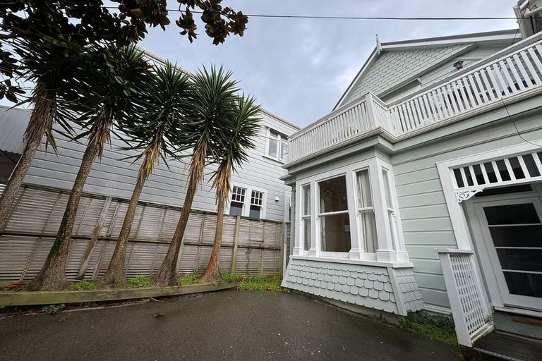 Photo of property in 4 Levy Street, Mount Victoria, Wellington, 6011