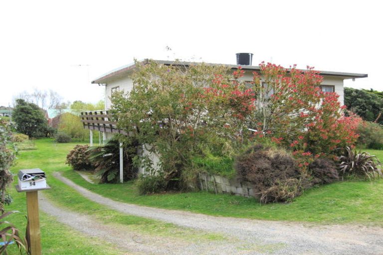 Photo of property in 14 Ruru Road, Otaihanga, Paraparaumu, 5036