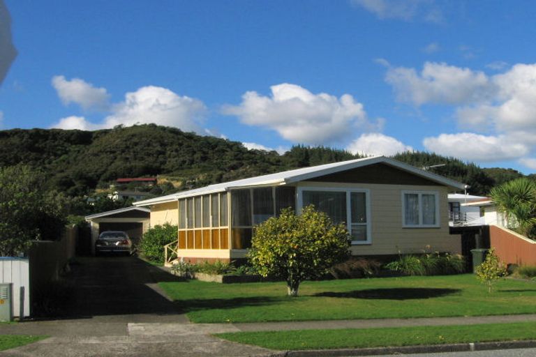 Photo of property in 36 Momona Street, Wainuiomata, Lower Hutt, 5014