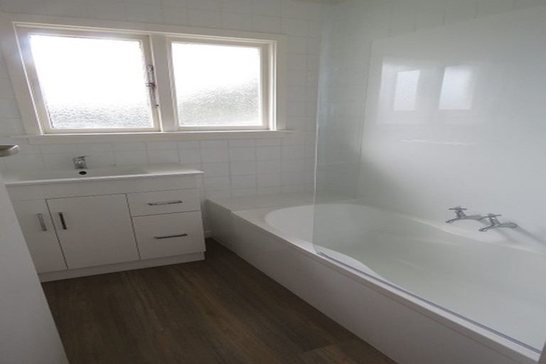 Photo of property in 106 Gilberthorpes Road, Hei Hei, Christchurch, 8042