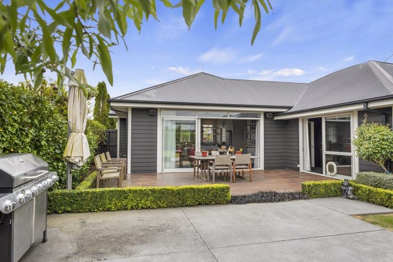 Photo of property in 8 Beech Drive, Rangiora, 7400